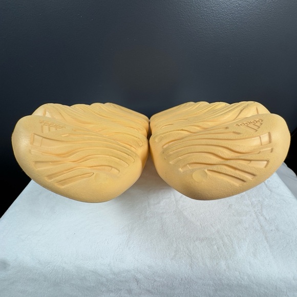 Yeezy 450 Slide ‘Cream’ | Size 12 | VNDS - Picture 7 of 13